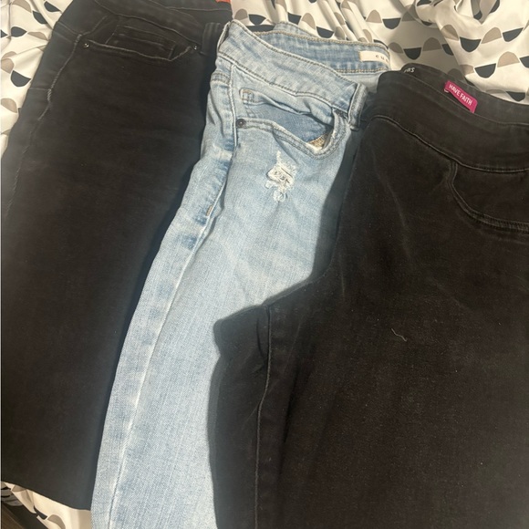 Jeans - Picture 2 of 11